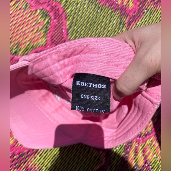 Pink California hat bear - Picture 4 of 4